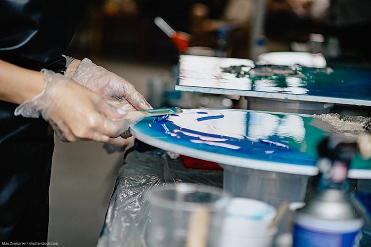 What Does Epoxy Not Stick To? Full Material Guide