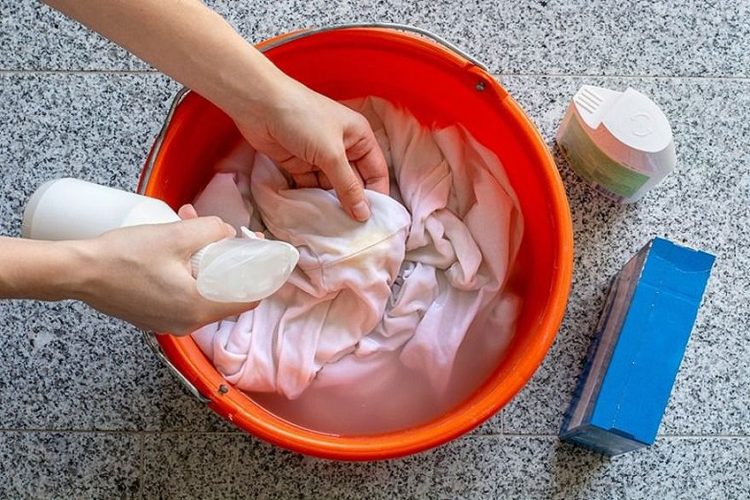 How to get Acrylic Paint out of Clothes - Removing Dried Acrylic Paint - How To Get Dried Acrylic Paint Out Of Clothes