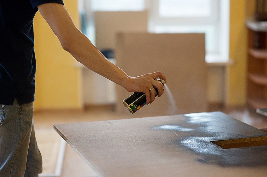 How to Spray Polyurethane