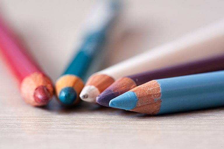 Best Pastel Pencils – Looking at the Best Pastel Colored Pencils