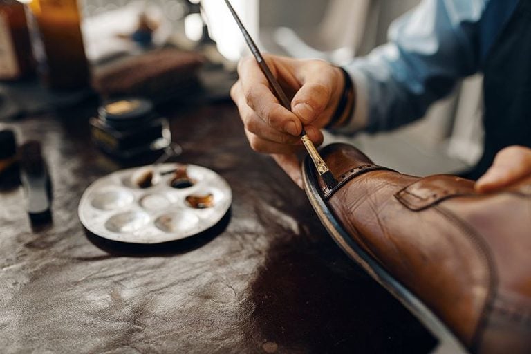 How to Paint Leather