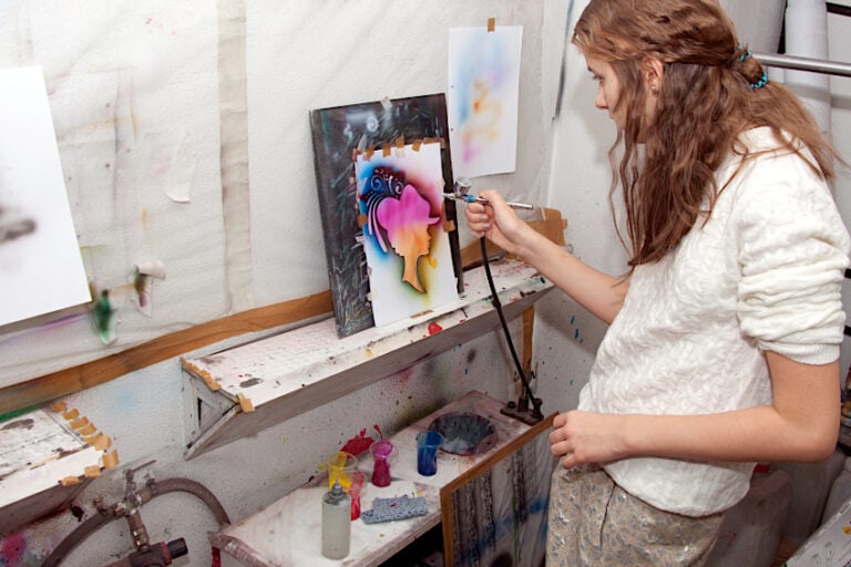 What Is Bristol Paper? Versatile Paper for Arts and Crafts