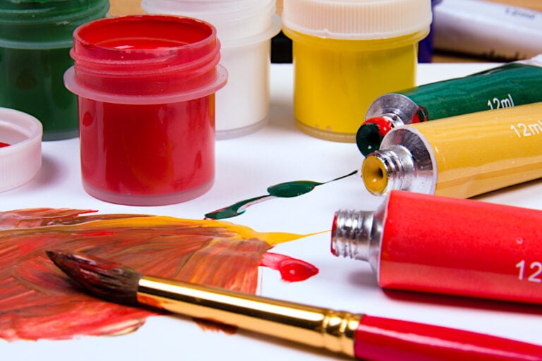 Gouache vs. Acrylic – How Acrylic Paint Differs from Gouache